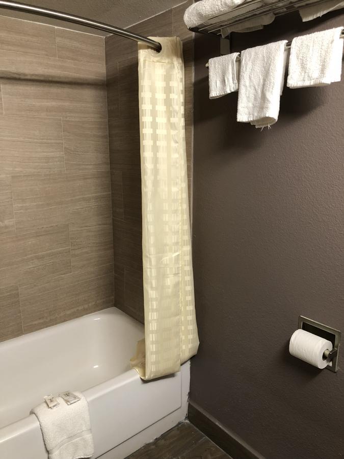 Economy Inn North Randall 외부 사진