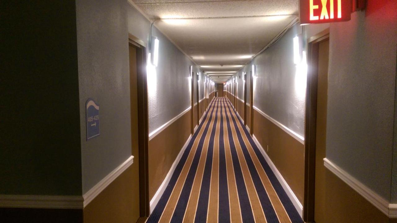 Economy Inn North Randall 외부 사진